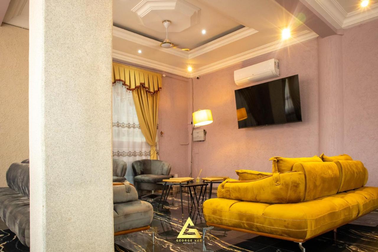 George Vee Hotel Ltd Kumasi Dış mekan fotoğraf