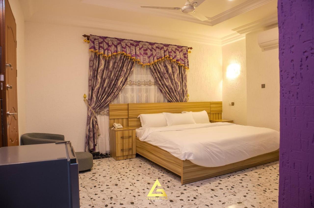 George Vee Hotel Ltd Kumasi Dış mekan fotoğraf